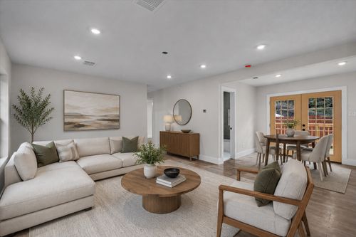 8801 Little Walnut Dr, Austin, TX, 78753-5618 | Card Image