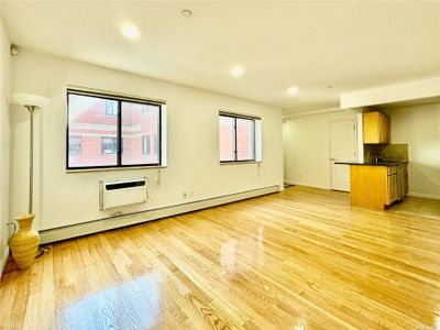 5B - 37-59 61st, Condo with 2 bedrooms, 2 bathrooms and null parking in Woodside NY | Image 3