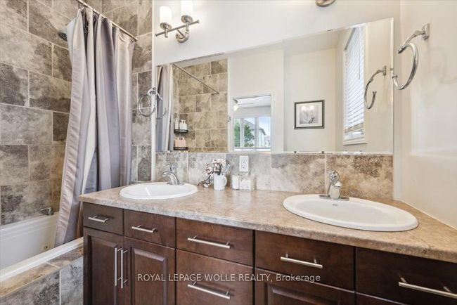 67 E Tree Dr, House other with 4 bedrooms, 3 bathrooms and 2 parking in Breslau ON | Image 18