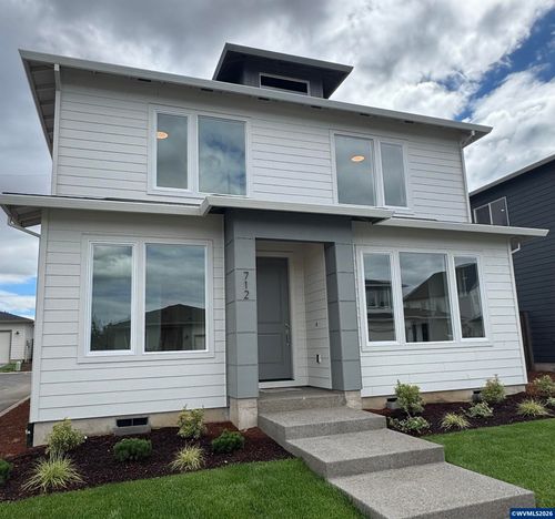 712 Magnolia Ave, Woodburn, OR, 97071-7768 | Card Image