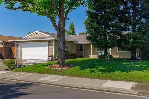 190 Olympic Circle, Vacaville, CA, 95687 | Card Image