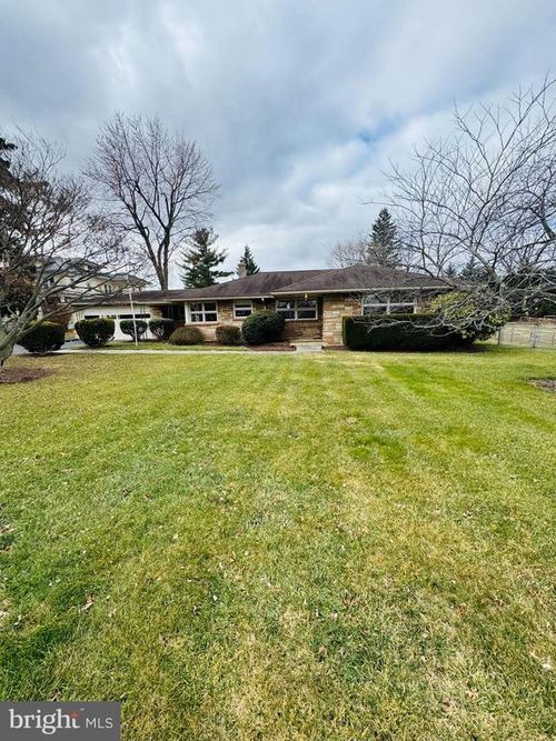 221 S Maple Ave, PURCELLVILLE, VA, 20132-3354 | Card Image