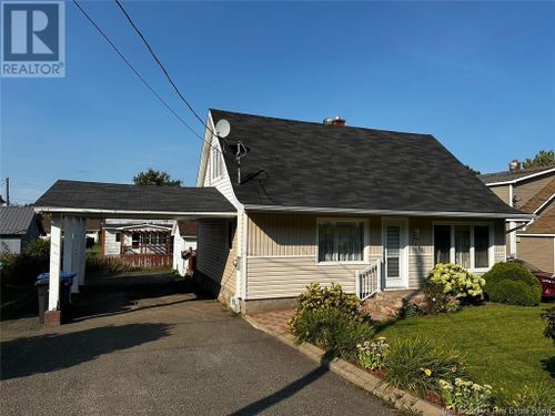 319 Goderich St, Dalhousie, NB, E8C1T8 | Card Image