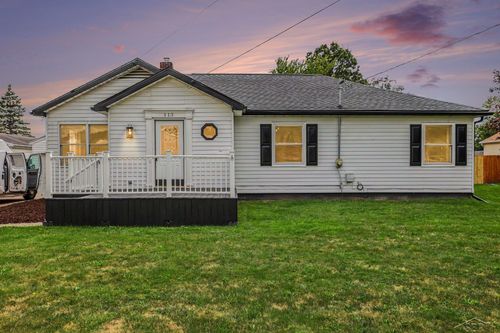 113 Maple St, Auburn, MI, 48611-9313 | Card Image