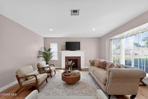 3722 Degnan Blvd, LOS ANGELES, CA, 90018-4017 | Card Image