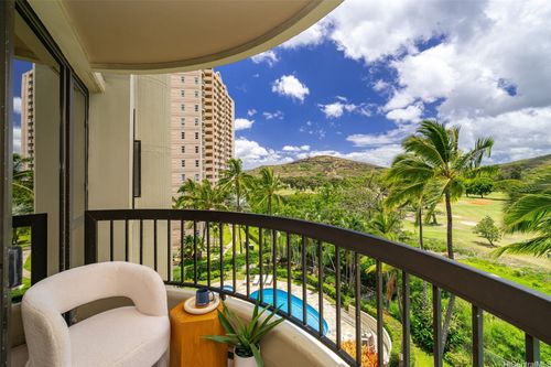 5e-3050 Ala Poha Pl, Honolulu, HI, 96818-1617 | Card Image