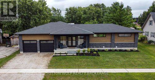 65 Park Avenue, East Zorra-Tavistock (Innerkip), ON, N0J1M0 | Card Image