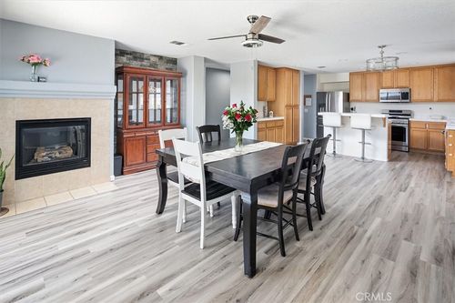 45424 Spahn Ln, Lancaster, CA, 93535 | Card Image