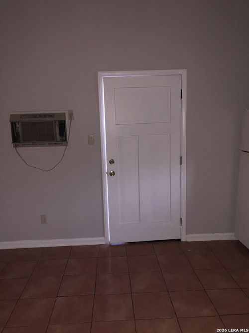 1-104 S Meerscheidt St, Dilley, TX, 78017-4144 | Card Image