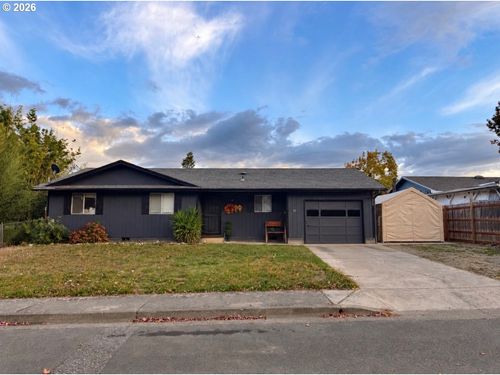 121 Copper Way, Riddle, OR, 97469-8601 | Card Image