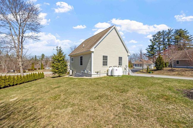 9 Memory Ln, Condo with 2 bedrooms, 1 bathrooms and null parking in Laconia NH | Image 5