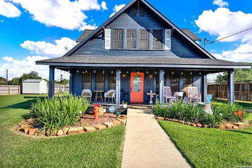 205 Brinkoeter St, Poth, TX, 78147-0317 | Card Image