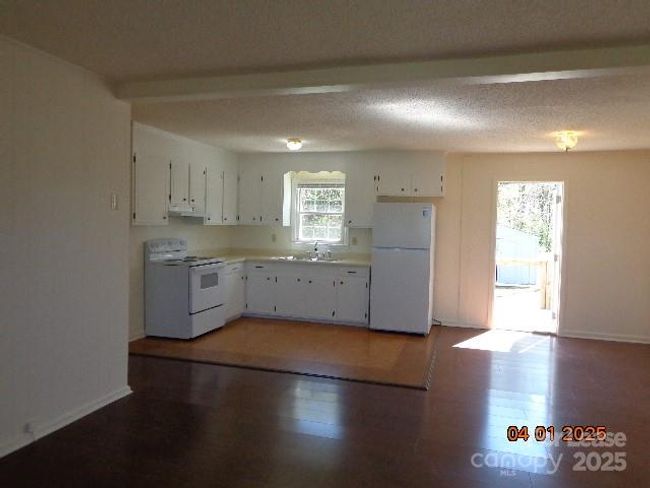 287 Little Wilkesboro Rd, House other with 3 bedrooms, 2 bathrooms and null parking in Harmony NC | Image 9
