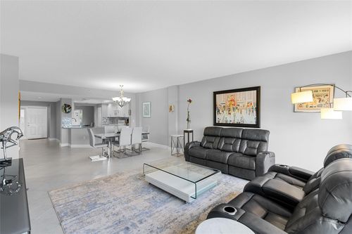 208-5938 Crystal Shores Dr, Boynton Beach, FL, 33437-5600 | Card Image