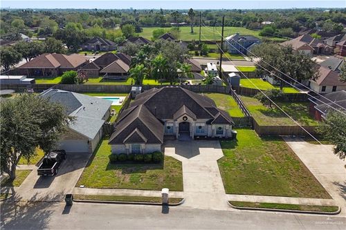 313 Woodhollow Ln, Harlingen, TX, 78550-3465 | Card Image