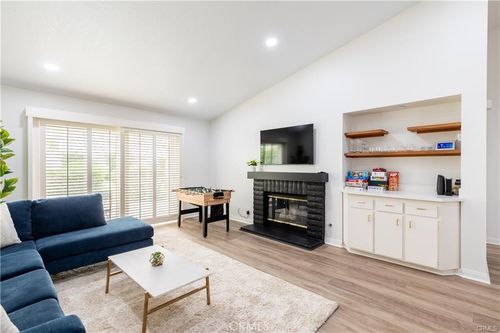 216 Desert Falls Dr E, Palm Desert, CA, 92211-1786 | Card Image