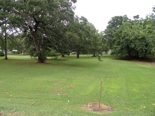 1720 Wildwood, Kingston, OK, 73439 | Card Image