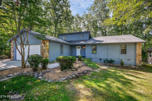334 Lakeview Dr, Crossville, TN, 38558-7040 | Card Image