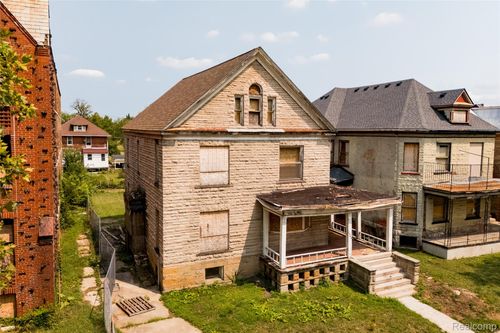 1582 Cadillac Blvd, Detroit, MI, 48214-3108 | Card Image
