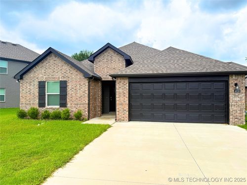 4218 W 4th St, Skiatook, OK, 74070-6106 | Card Image