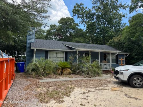 102 Nw 20th St, Oak Island, NC, 28465-7225 | Card Image