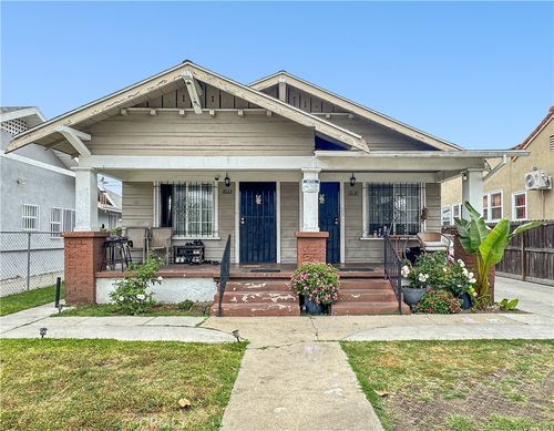 1031 W 61st Street, Los Angeles, CA, 90044 | Card Image