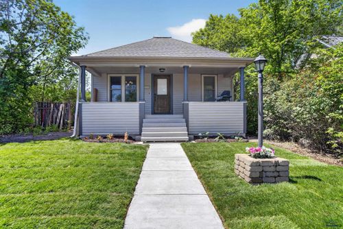 715 11th St, Rapid City, SD, 57701-2613 | Card Image