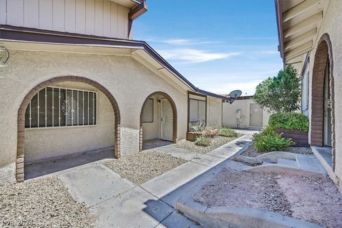 unit-b-5725 Smoke Ranch Rd, Las Vegas, NV, 89108-3733 | Card Image