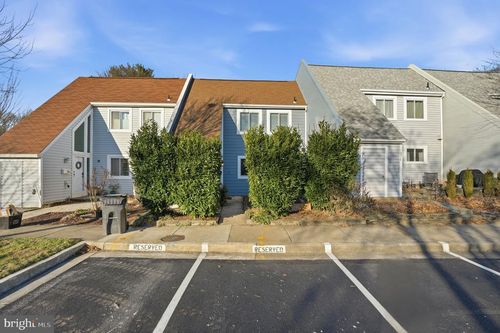 1528 Goldenrain Ct, RESTON, VA, 20190-4032 | Card Image