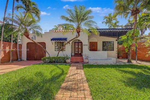 3233 Crystal Ct, Miami, FL, 33133-3334 | Card Image