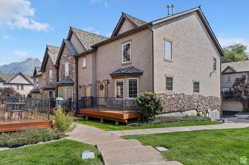 1337 E Lake Springs Ln, Holladay, UT, 84117-7051 | Card Image