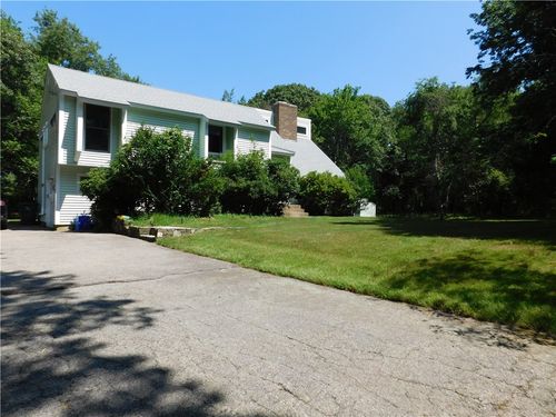 4 Glendale Cir, North Kingstown, RI, 02852-6132 | Card Image