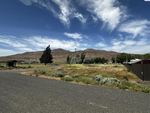 000 Locust St, Roosevelt, WA, 99356 | Card Image