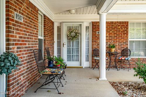8509 Applegate Village Dr, Louisville, KY, 40219-5600 | Card Image