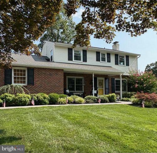 202 Larchwood Rd, West Chester, PA, 19382-7326 | Card Image
