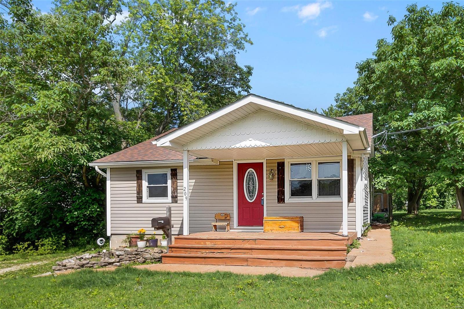 Kennett St, DE Soto, MO 63020