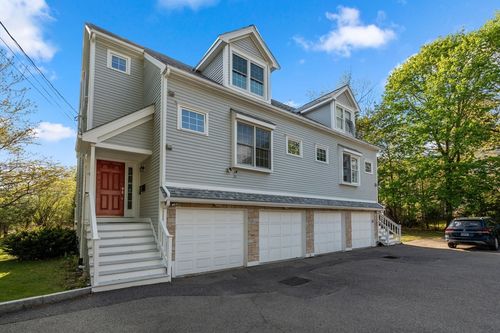 19-19 Dunstan St, Newton, MA, 02465-2114 | Card Image