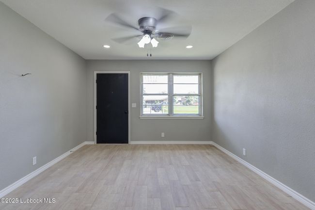 2803 W 18 Th St, House other with 3 bedrooms, 2 bathrooms and null parking in Plainview TX | Image 6