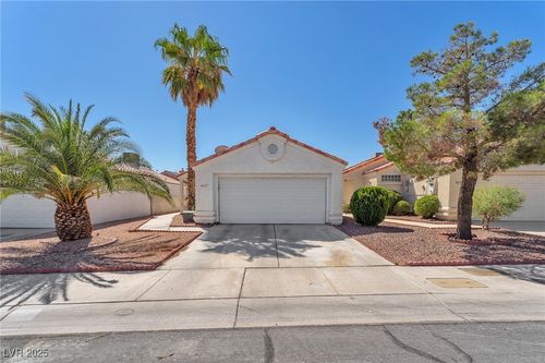 6637 Lund Dr, Las Vegas, NV, 89108-1853 | Card Image