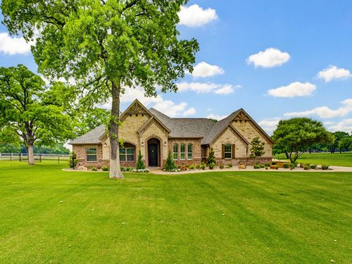 105 Las Brisas Dr, Decatur, TX, 76234-5812 | Card Image