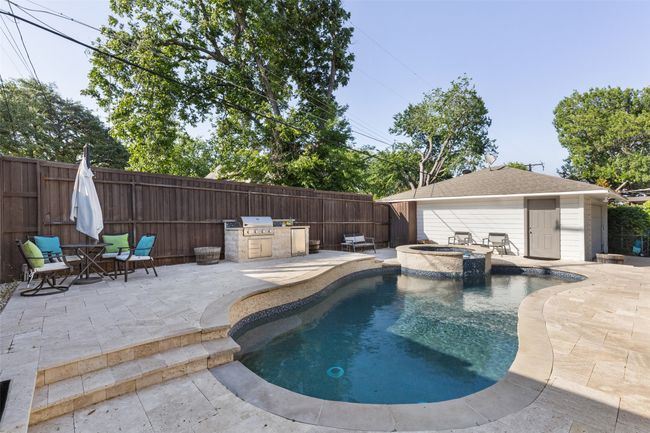 6931 Bob O Link Dr, House other with 3 bedrooms, 2 bathrooms and null parking in Dallas TX | Image 11