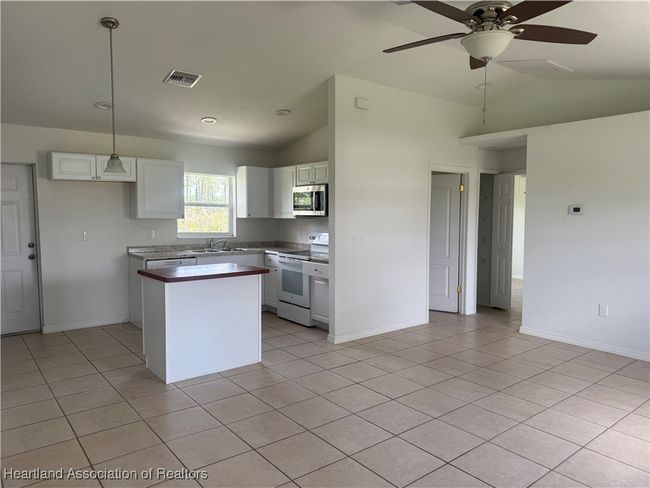 1411 Bittersweet St, House other with 3 bedrooms, 2 bathrooms and null parking in LAKE PLACID FL | Image 5