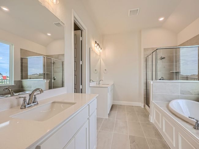Separate vanity areas, garden tub, separate shower | Image 15