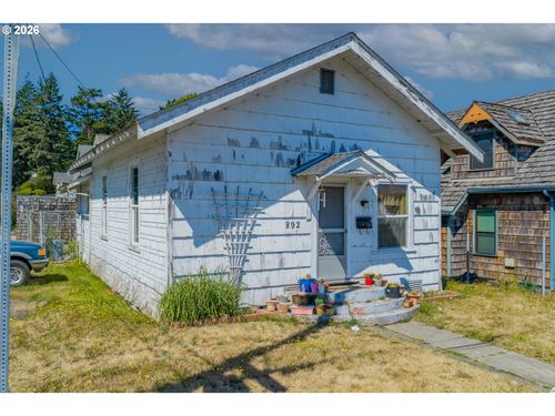 892 Colorado Ave, North Bend, OR, 97459-3615 | Card Image