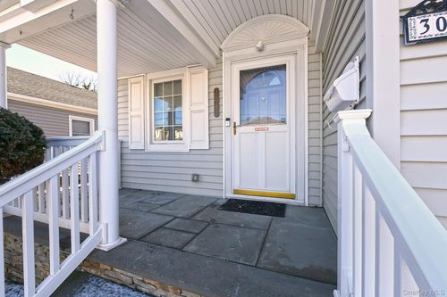 3042 Lowell Ave, Wantagh, NY, 11793-3221 | Card Image