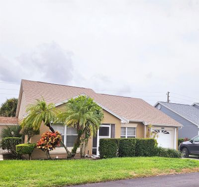 376 Nw Sherry Lane, House other with 2 bedrooms, 2 bathrooms and null parking in Port St Lucie FL | Image 1