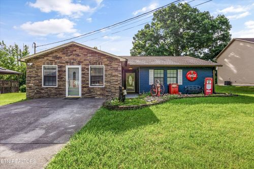 2837 Willa View Dr, Pigeon Forge, TN, 37863-3299 | Card Image