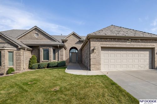 2242 Stone Creek Loop S, Lincoln, NE, 68512-9365 | Card Image