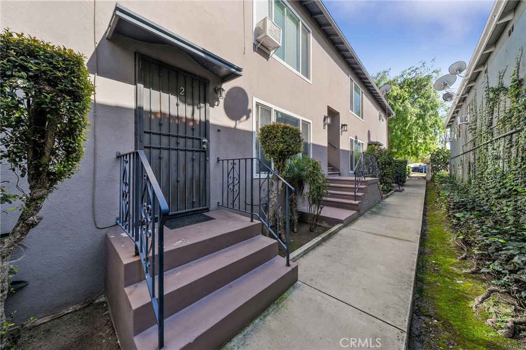 Commercial Sale in Los Angeles 2