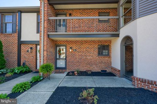 9 Amberly Way, Lititz, PA, 17543-1022 | Card Image